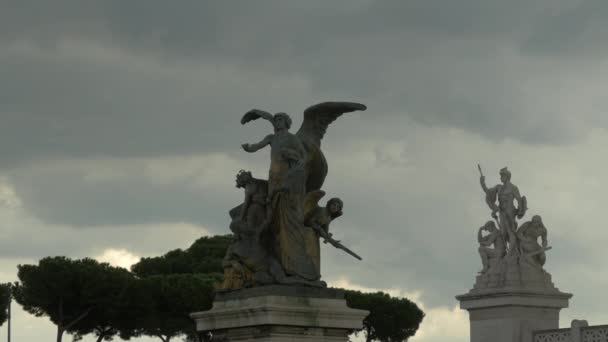 Статуи Ангелов Воинов — стоковое видео