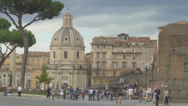Mensen Wandelen Buurt Van Trajanusmarkt Rome — Stockvideo