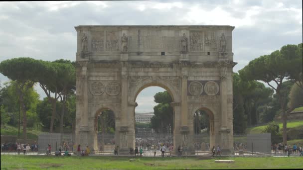 Turistas Visitando Arco Constantino Roma — Vídeos de Stock