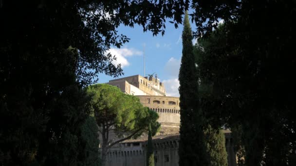 Château Sant Angelo Derrière Les Arbres — Video