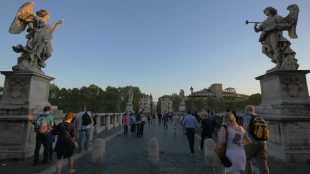 Turistas Ponte Sant Angelo Roma — Vídeo de Stock