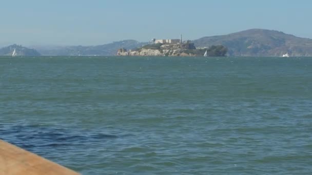 Alcatraz Seen Fisherman Wharf — Stock Video