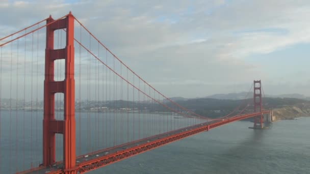Gün Boyunca Golden Gate Köprüsü — Stok video