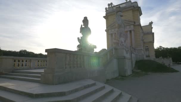Güneş Görkemli Anıtın Arkasında Parlıyor — Stok video