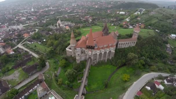 Letecký Snímek Hradu Corvin — Stock video