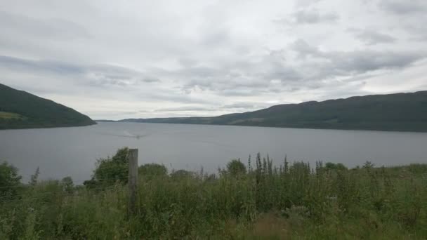 Loch Ness Egy Felhős Napon — Stock videók