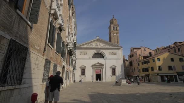 San Maurizio Kyrkan Och Det Lutande Tornet — Stockvideo