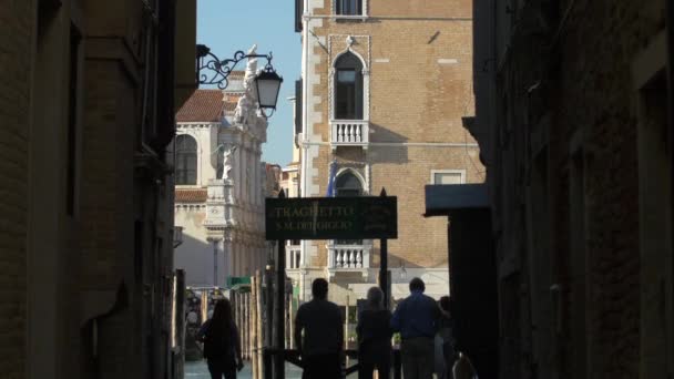 Traghetto Del Giglio Sign Buildings — Stock Video