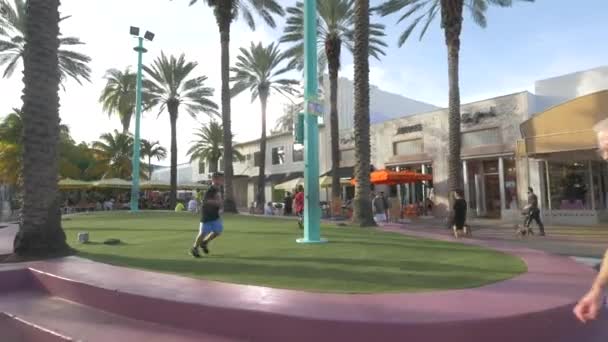 Niños Corriendo Jugando Lincoln Road Estados Unidos América — Vídeos de Stock