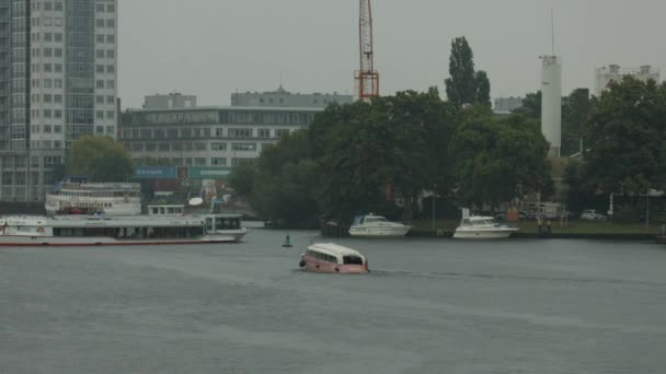 Boats River Cloudy Day — Video Stock