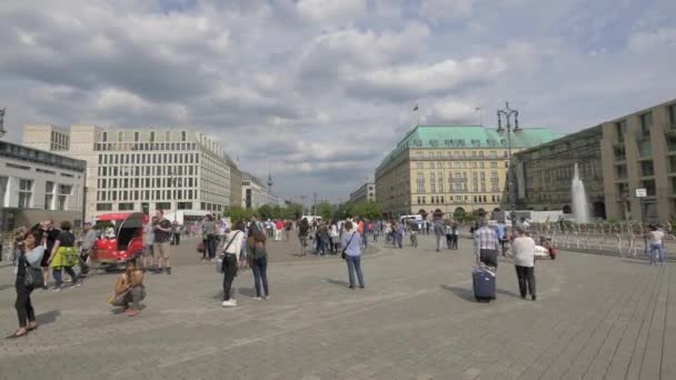 Turista Pariser Platz Berlino — Video Stock