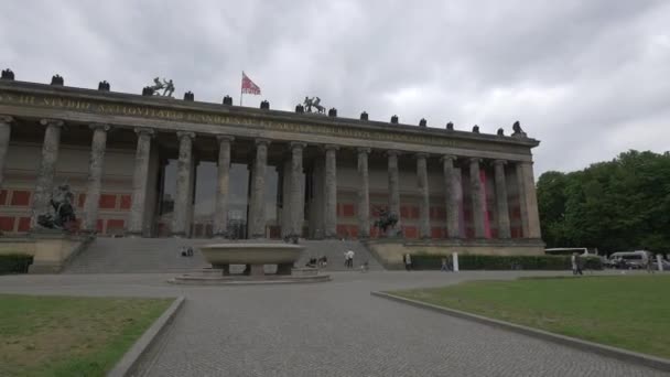 Berlin Deki Altes Müzesi Önünde Bir Heykel — Stok video