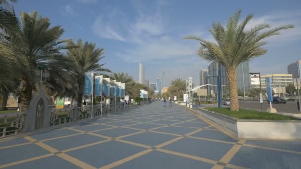 Тротуар Абу Даби — стоковое видео