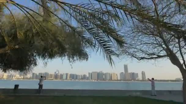 Abu Dhabi Autre Côté Baie — Video