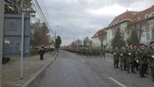 Soldados Desfile Del Día Nacional Alba Iulia — Vídeo de stock