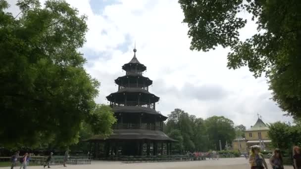 Chinesischer Turm Ngiliz Bahçesinde — Stok video