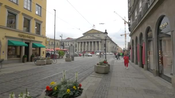 Bavarian State Opera House Vanaf Perusastrasse — Stockvideo