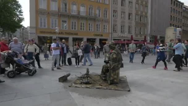 Levande Staty Artist Marienplatz — Stockvideo