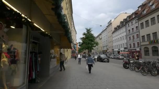 Wandelen Tal Street — Stockvideo