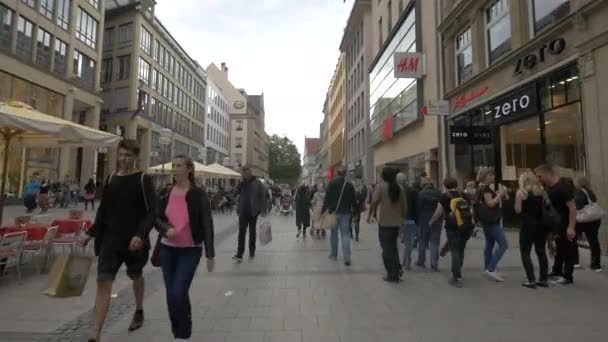 Kaufinger Caddesi Nde Yürüyen Insanlar — Stok video