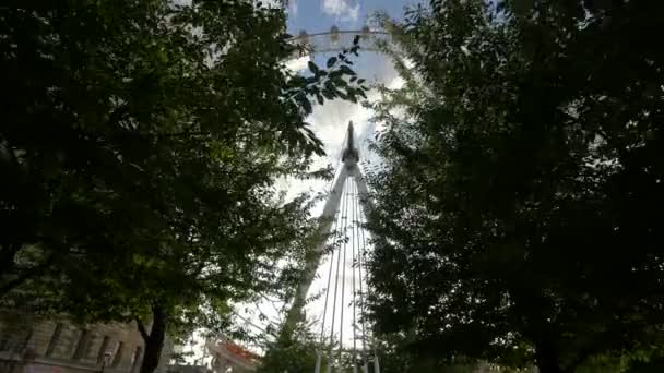 London Eye Sett Utifrån Queen Walk — Stockvideo