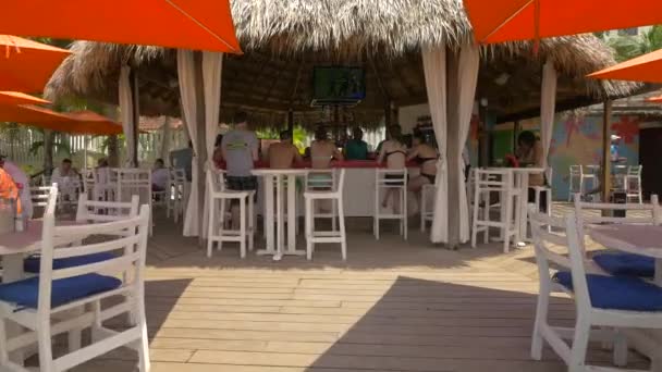 Туристи Закусочній Затоці Монтего — стокове відео