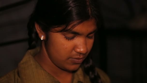 งสาวชาวศร งกาอธ ษฐาน — วีดีโอสต็อก