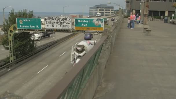 Αυτοκίνητα Οδήγηση Στην Alaskan Way Viaduct — Αρχείο Βίντεο