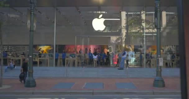 Apple store in Pioneer Place, Portland — Stock Footage Apple Store Pioneer Place Portland Stock Footage