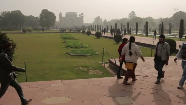 Índios Visitando Taj Mahal Índia — Vídeo de Stock