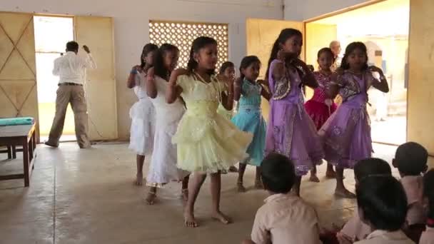 Ryhmä Intialaisia Tyttöjä Tanssi Intia Matka Käsite — kuvapankkivideo