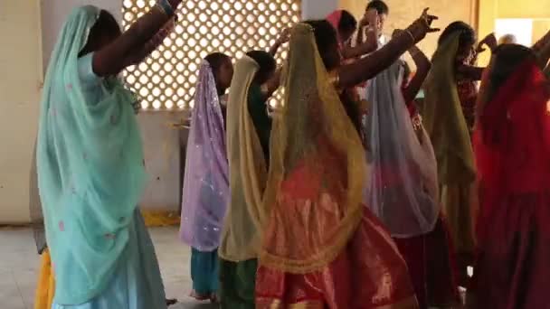 Groep Van Indiase Meisjes Dansen India Reis Concept — Stockvideo