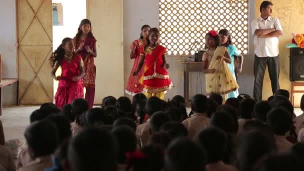 Les Filles Dansent Sur Scène Inde — Video