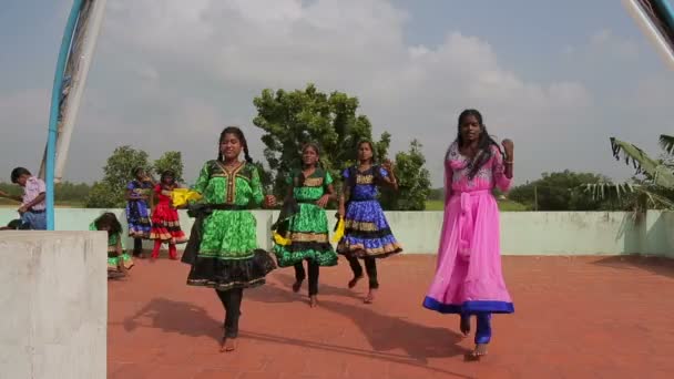 Grupo Chicas Indias Bailando India Concepto Viaje — Vídeos de Stock