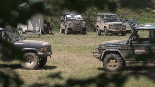 Coches Todoterreno Estacionados Campamento — Vídeos de Stock