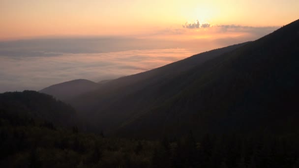 Luftaufnahme Der Hügel Bei Sonnenuntergang — Stockvideo