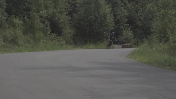Racer Böja Kurvor Longboard — Stockvideo