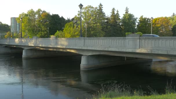 Bridge River Cambridge — Vídeo de stock
