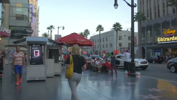 Tourists Hollywood Walk Fame — Stock Video