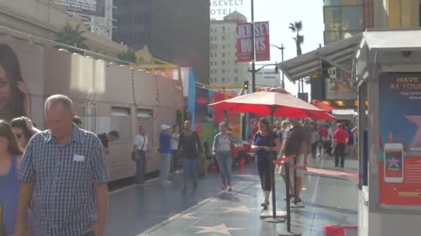 Touristen Auf Dem Hollywood Walk Fame — Stockvideo