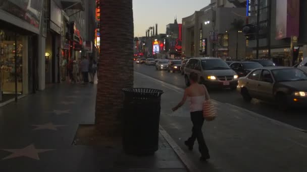 Evening Traffic Hollywood Boulevard Los Angeles — Stock Video