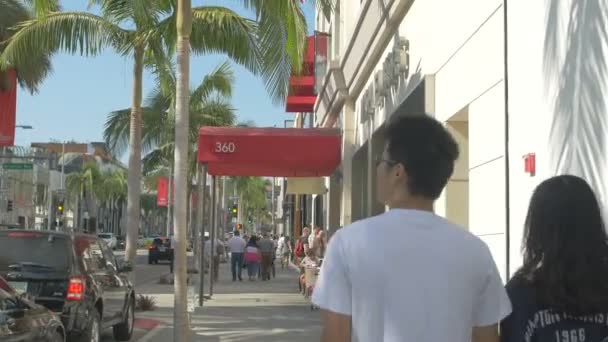 Pareja Caminando Una Calle Estados Unidos América — Vídeos de Stock