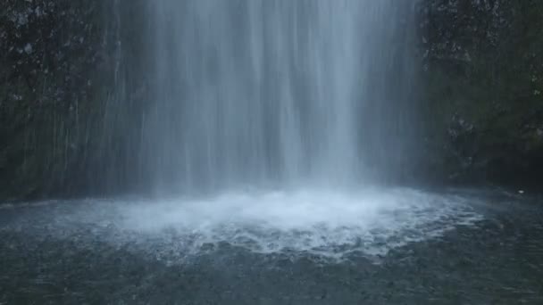 瀑布底部的近景 — 图库视频影像