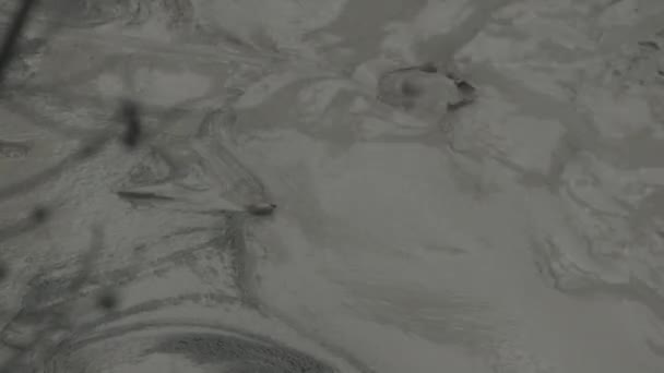 泥水沸腾的近景 — 图库视频影像
