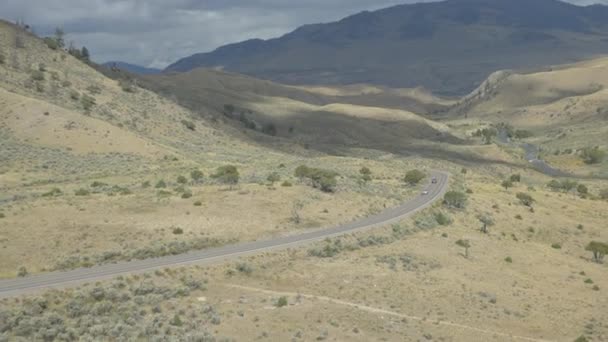 Road Leading Yellowstone National Park — Stock Video