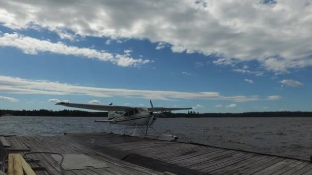 Hidroavión Junto Muelle Madera — Vídeos de Stock