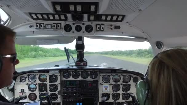 Duas Pessoas Cockpit Avião — Vídeo de Stock