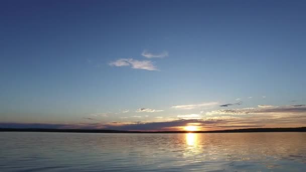 Widok Jezioro Zachodzie Słońca — Wideo stockowe