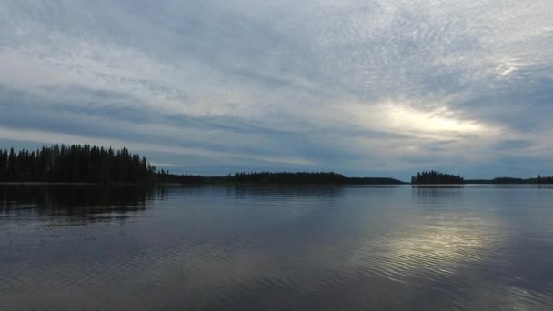 Lago Una Giornata Nuvolosa — Video Stock