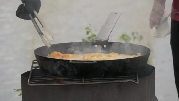 Man Fish Frying Pan — Stock Video